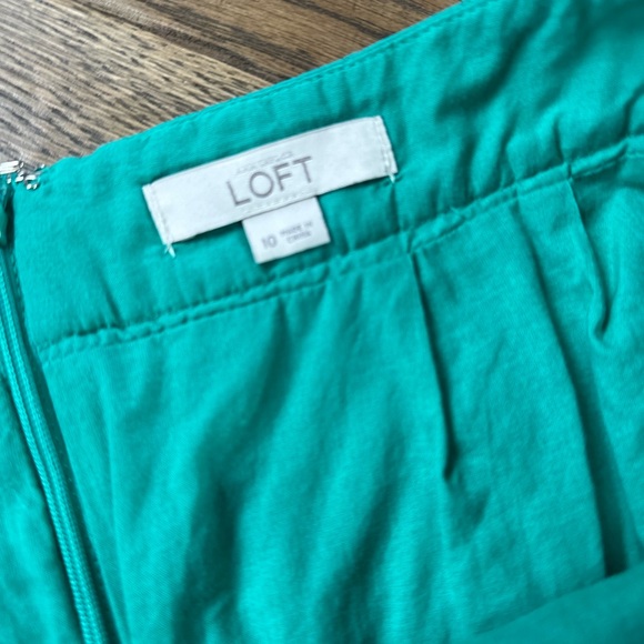Loft SKIRT like new - Picture 2 of 3